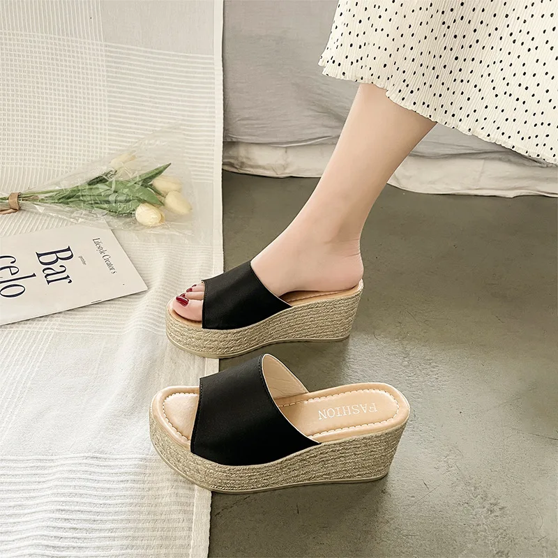 

House Slippers Platform Shoes Slipers Women Heeled Mules Slides On A Wedge Shale Female Beach 2022 High Soft Sabot Microfiber Ro