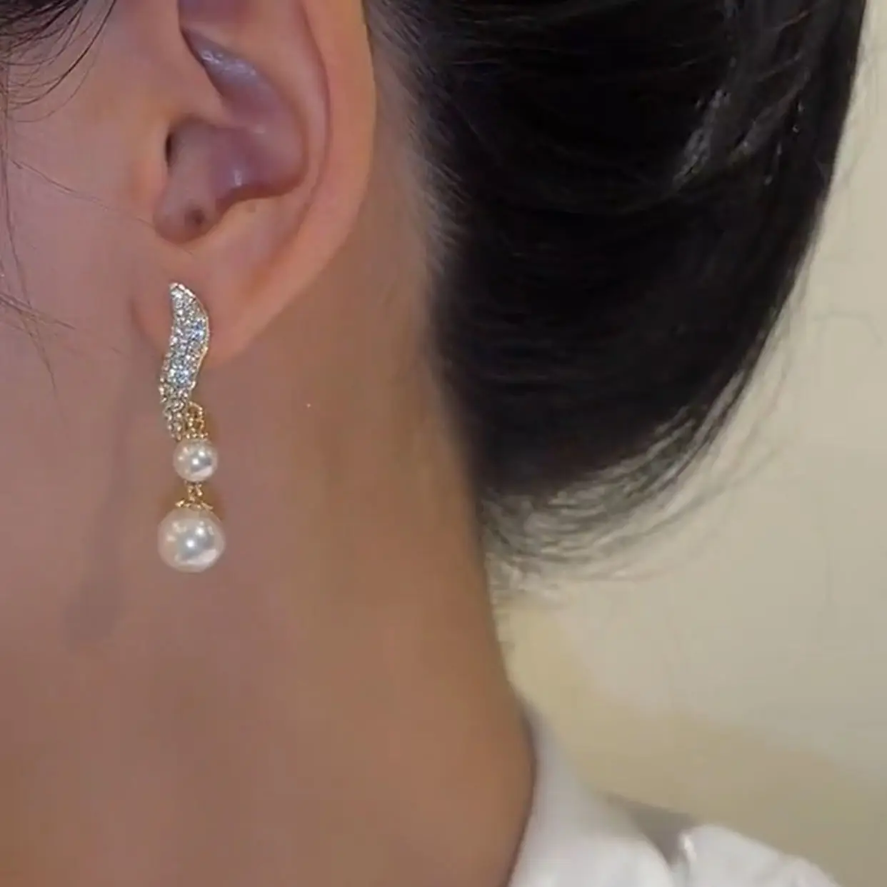 

2022 New Fashion Full Rhinestone Chain Pearl Earrings for Woman Elegance Pearl Dangle Earrings Wedding Jewelry Wholesale Gift