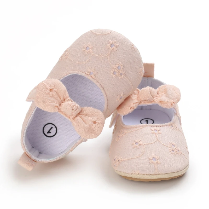 Детская обувь принцессы с цветочной вышивкой милая на плоской подошве бантом