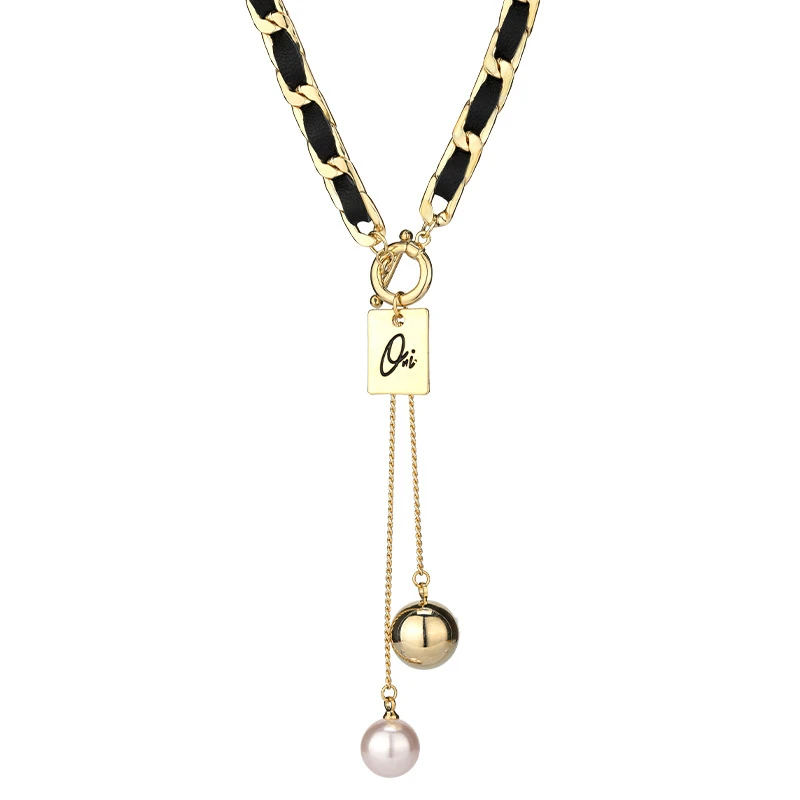

2022 NEW Titanium Steel Necklace Light Luxury Design Pendant Cold Wind Gold Clavicle Chain Wholesale Jewelry Necklace for Women