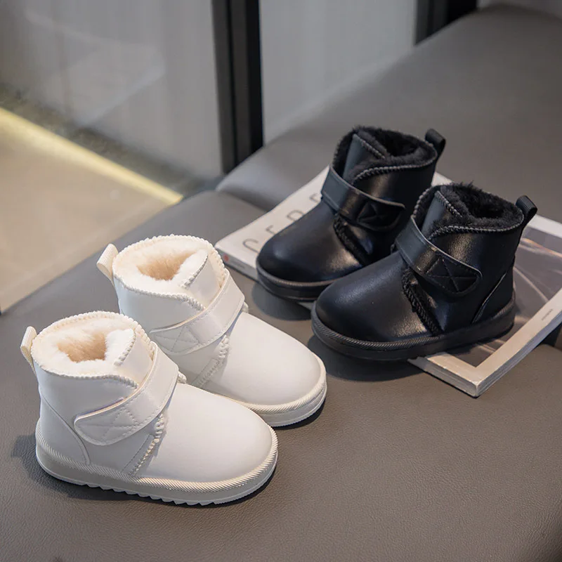 Детские зимние ботинки из искусственной кожи плюшевые утепленные короткие для