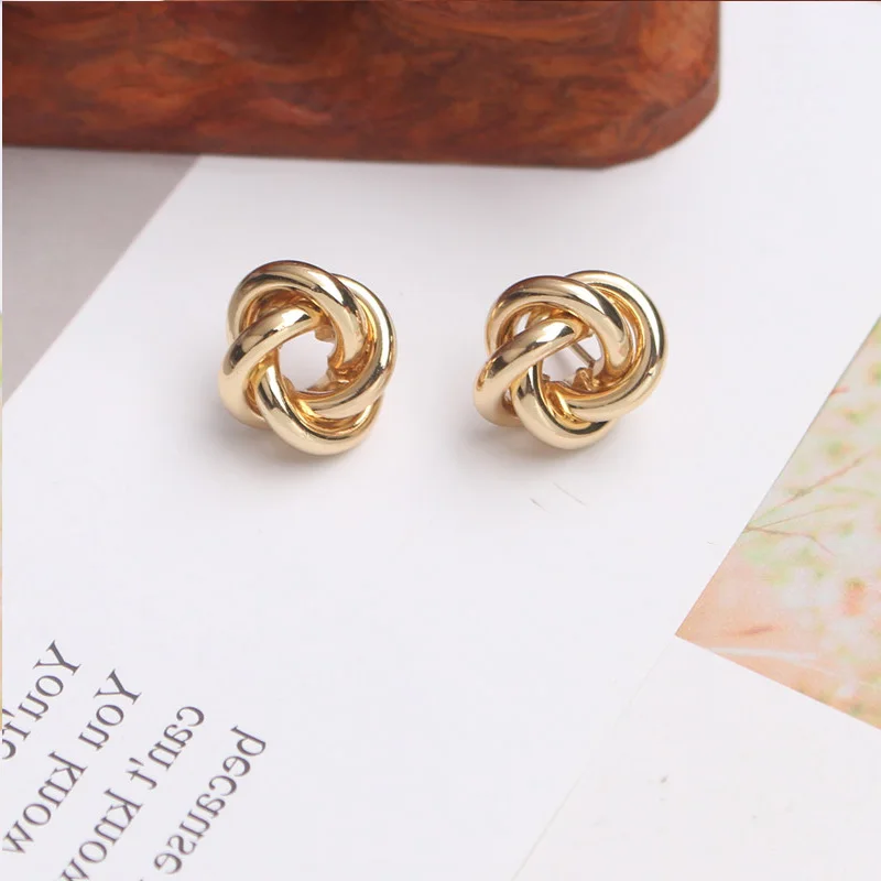 

hot Tiny Metal Stud Earrings for Women Gold Color Twist Round Earrings Small Unusual Earrings boucles d'oreilles Fashion Jewelry