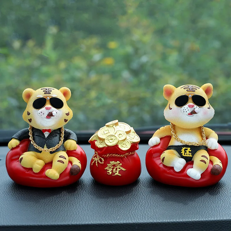 

2022 new car ornaments cute animals domineering tiger creative personality fashion car interior decorations