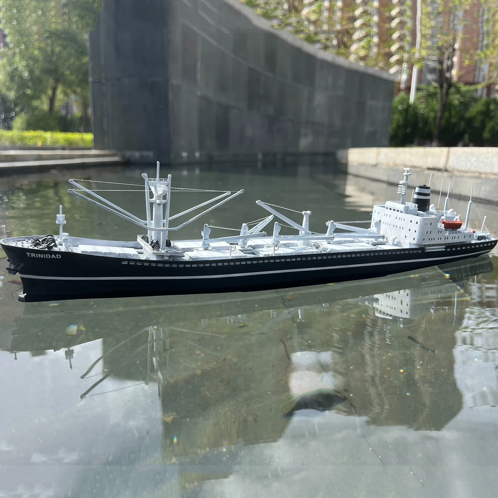 Фото 1/450 Радиоуправляемая лодка 38 см TRINIDAD Ocean Freighter Лодка с дистанционным управлением Динамический светильник с дистанционным управлением Радиоуправляемая лодка Модель RTR Игрушка для мальчика в подарок №5