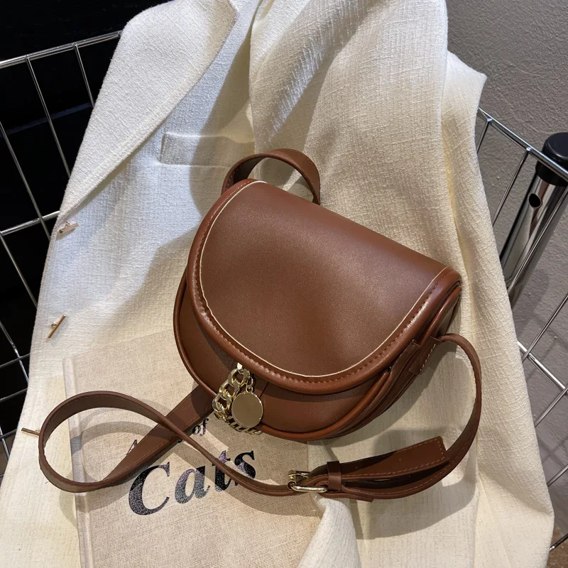 

Chic Chain Design Small Saddle Shoulder Bags For Women 2022 New Half Moon Crossbody Bags High Quality Pu Leather Baguette Purse