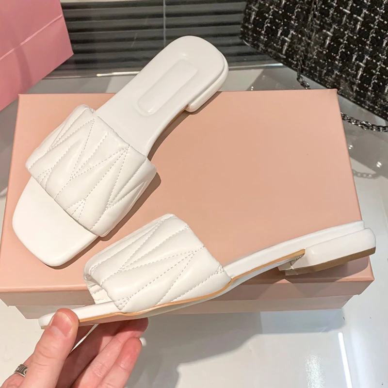 2023 summer European and American new flat square head non-slip fashion women's slippers