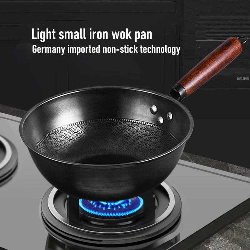 Чугунная сковорода с деревянной ручкой 26/28 см