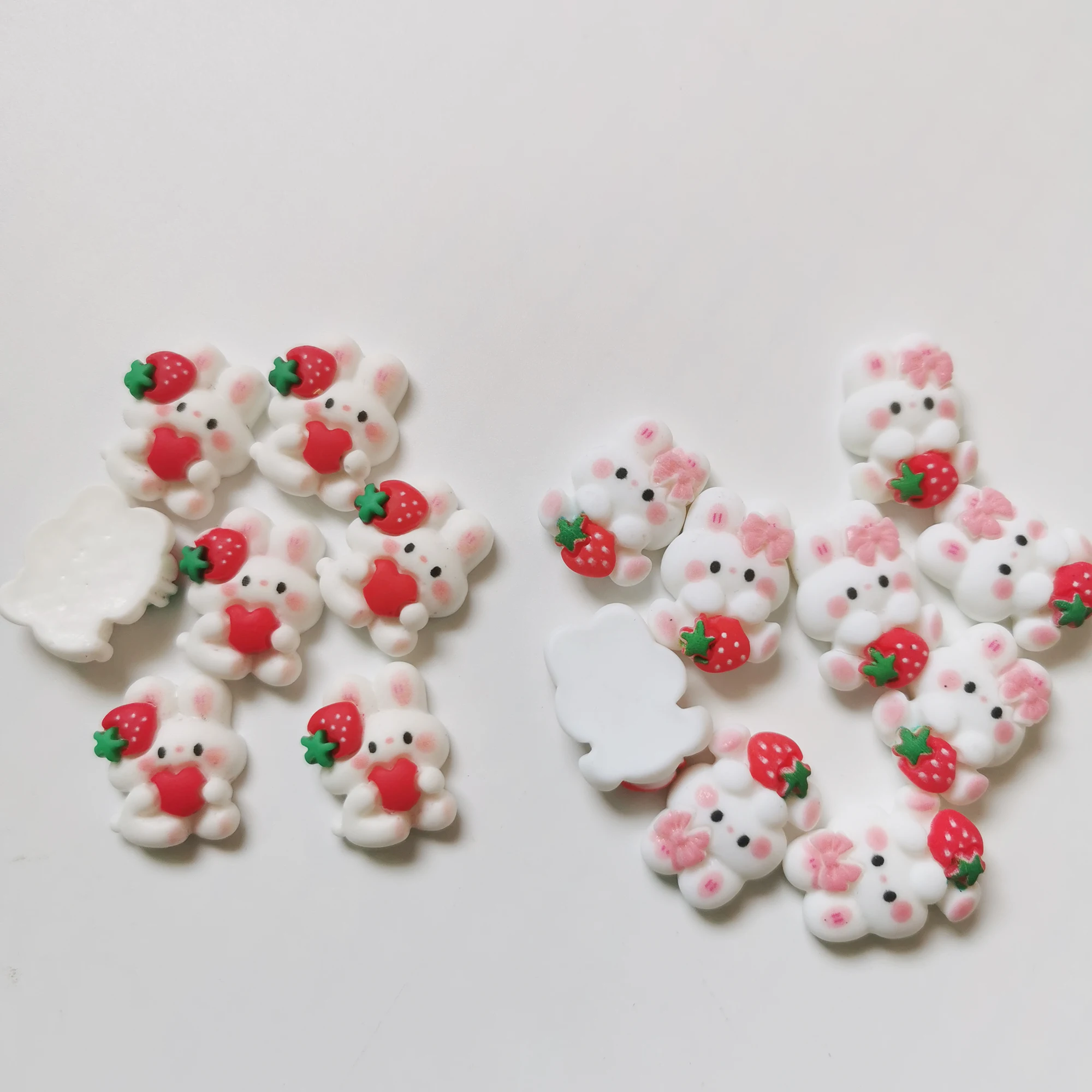 100-500 шт. женские акриловые украшения в виде клубники 16-23 мм