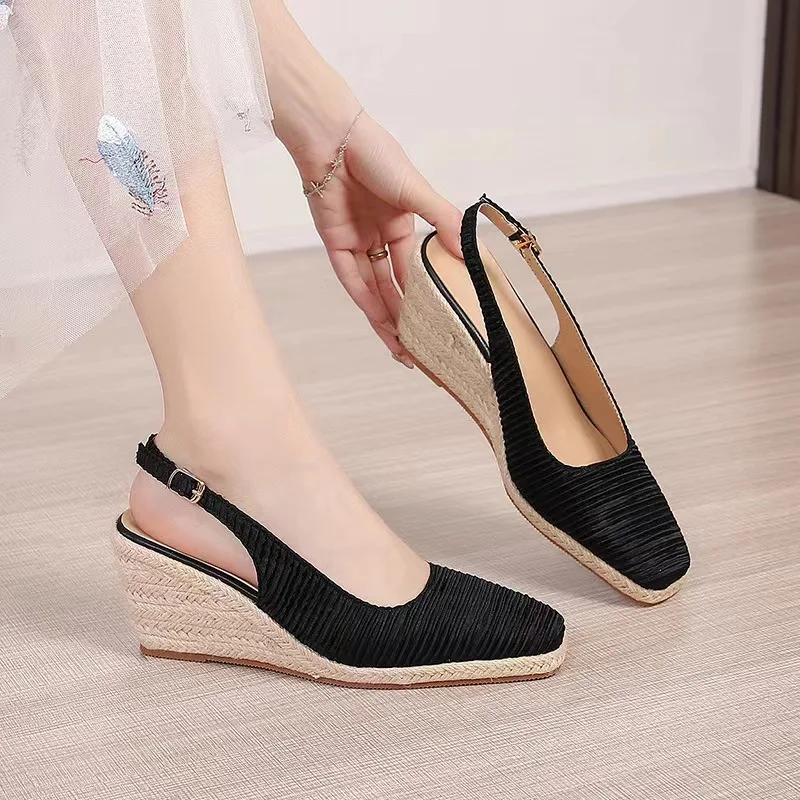 

2023 New Summer Square-Toe Slope Heel Thick-Soled Straw Rope High Heel Plus Size 40-42 Sandals With a Buckle Sandal Female.