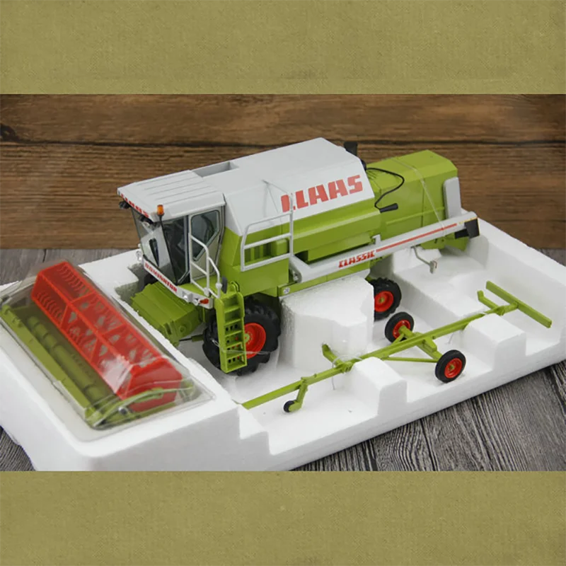 

Diecast 1:32 Scale Claas Combine Harvester 88 MAXI Alloy Tractor Agricultural Machinery Model Collection Souvenir Ornaments Toy