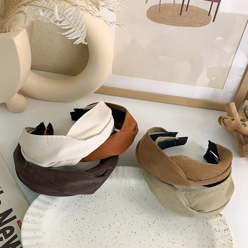 

Ободок из искусственной кожи Женский, однотонный обруч с узлом, широкий обруч для волос, из искусственной кожи карамельных цветов