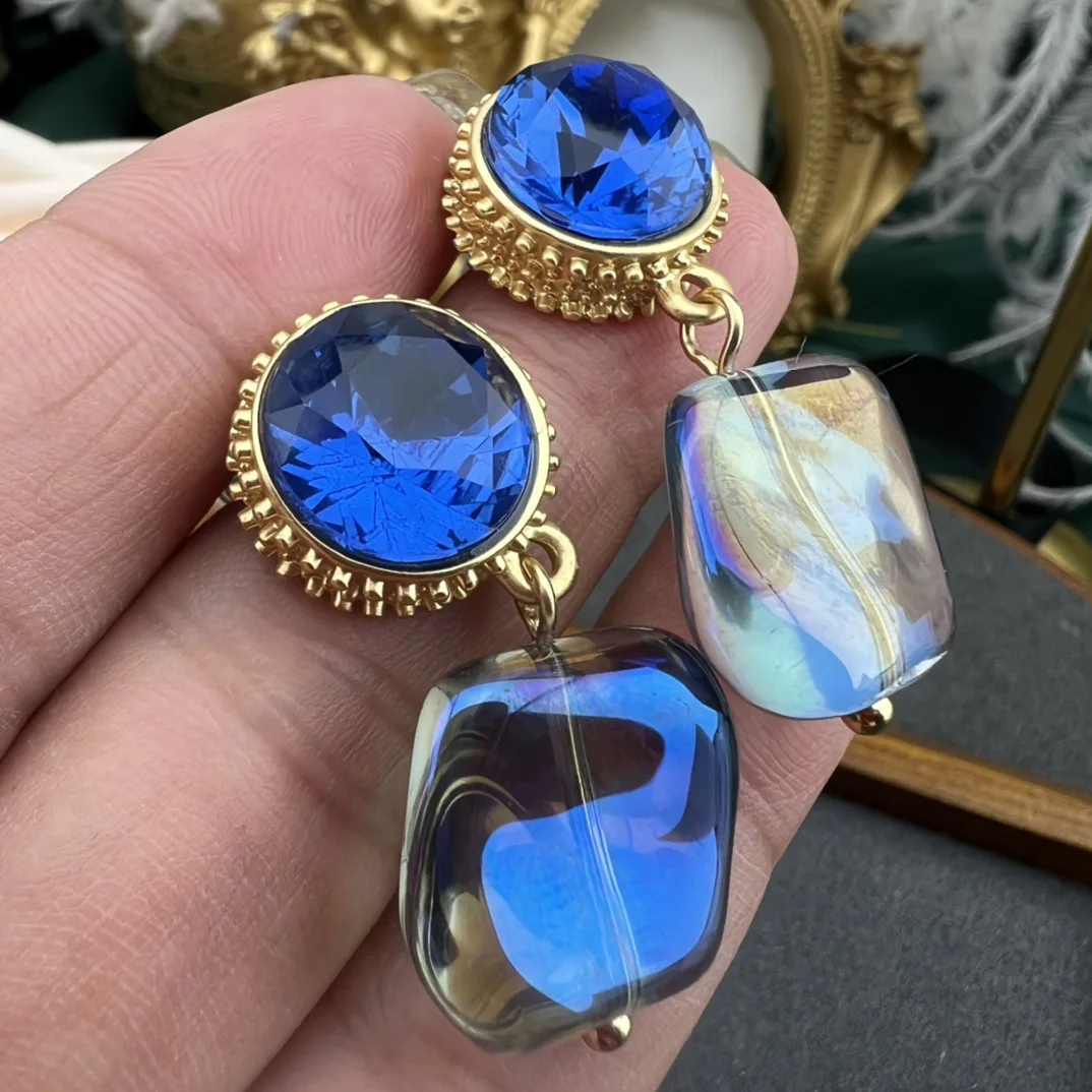 

Medieval vintage rhinestone gradient glaze exquisite small versatile earrings