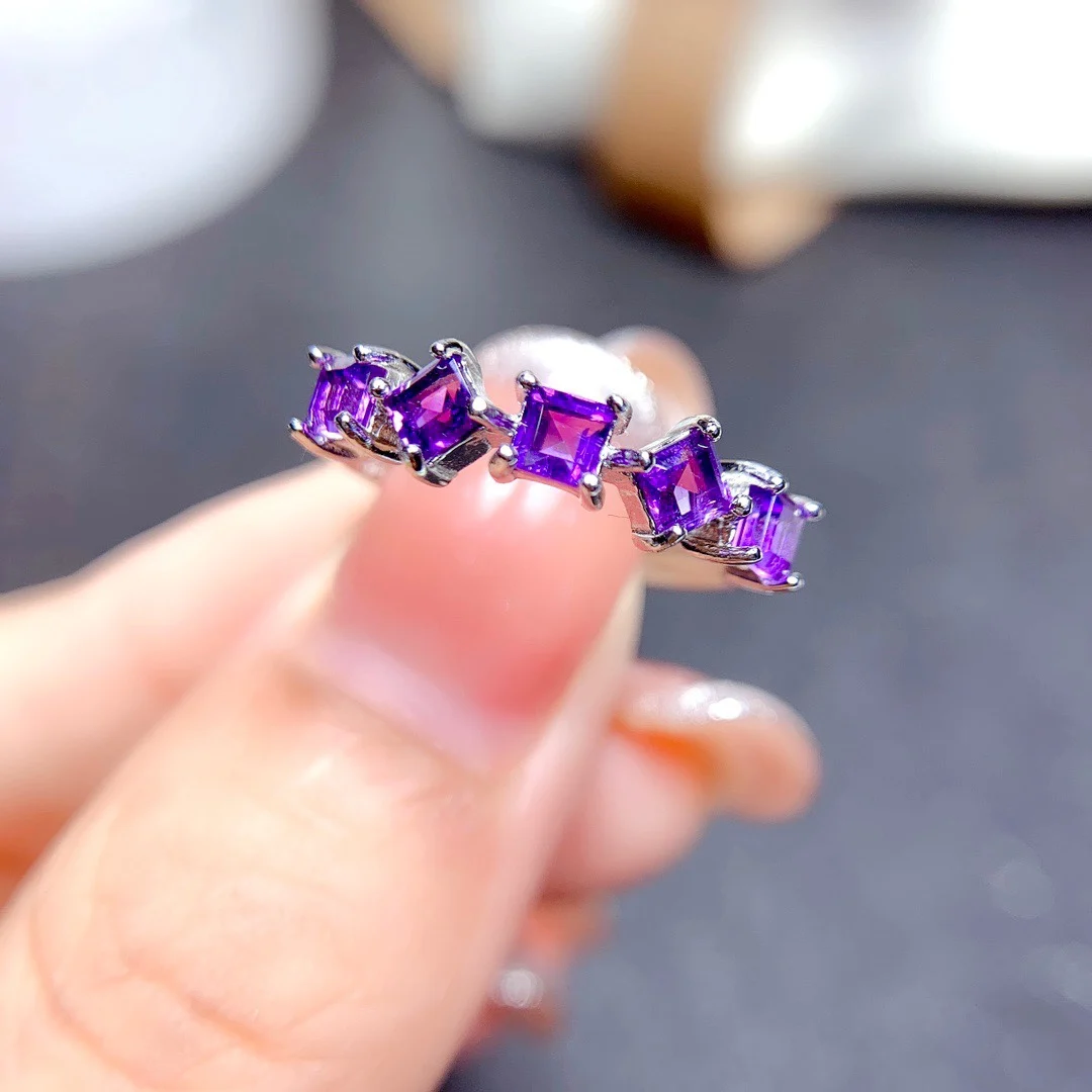 Кольцо из серебра 925 пробы с инкрустацией натурального аметиста размер основного