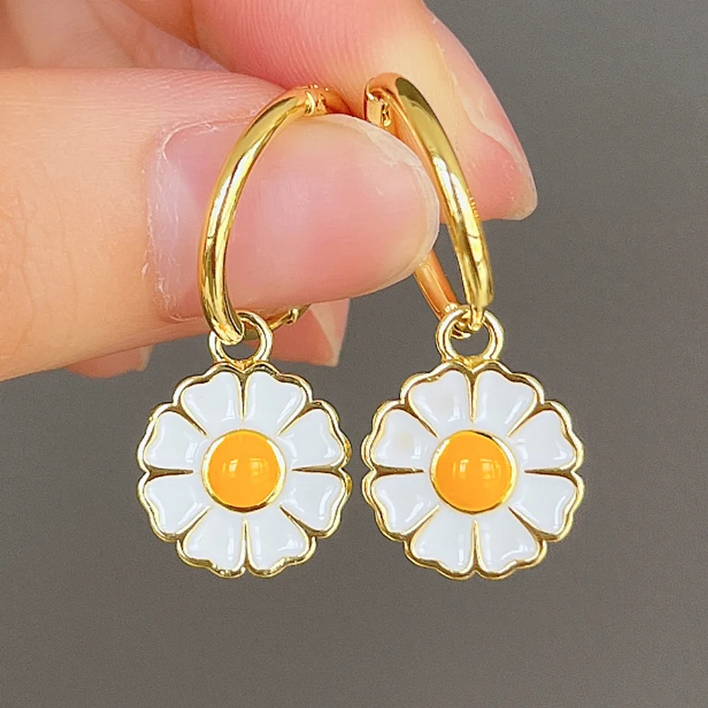 

Elegant Sunflower Daisy Stud Earrings for Women Girls Fashion Enamel Dangle Wedding Party Statement Hook Jewelry Piercing Gift