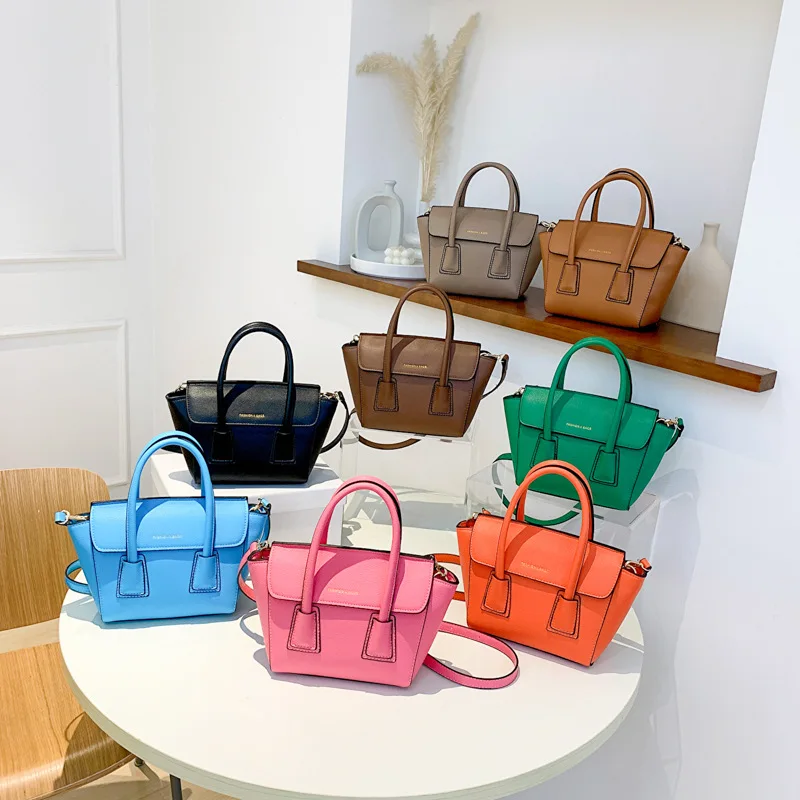 

Новинка 2022, роскошная дизайнерская Дамская сумочка в стиле ретро, модная универсальная дамская сумка на плечо, Высококачественная текстури...