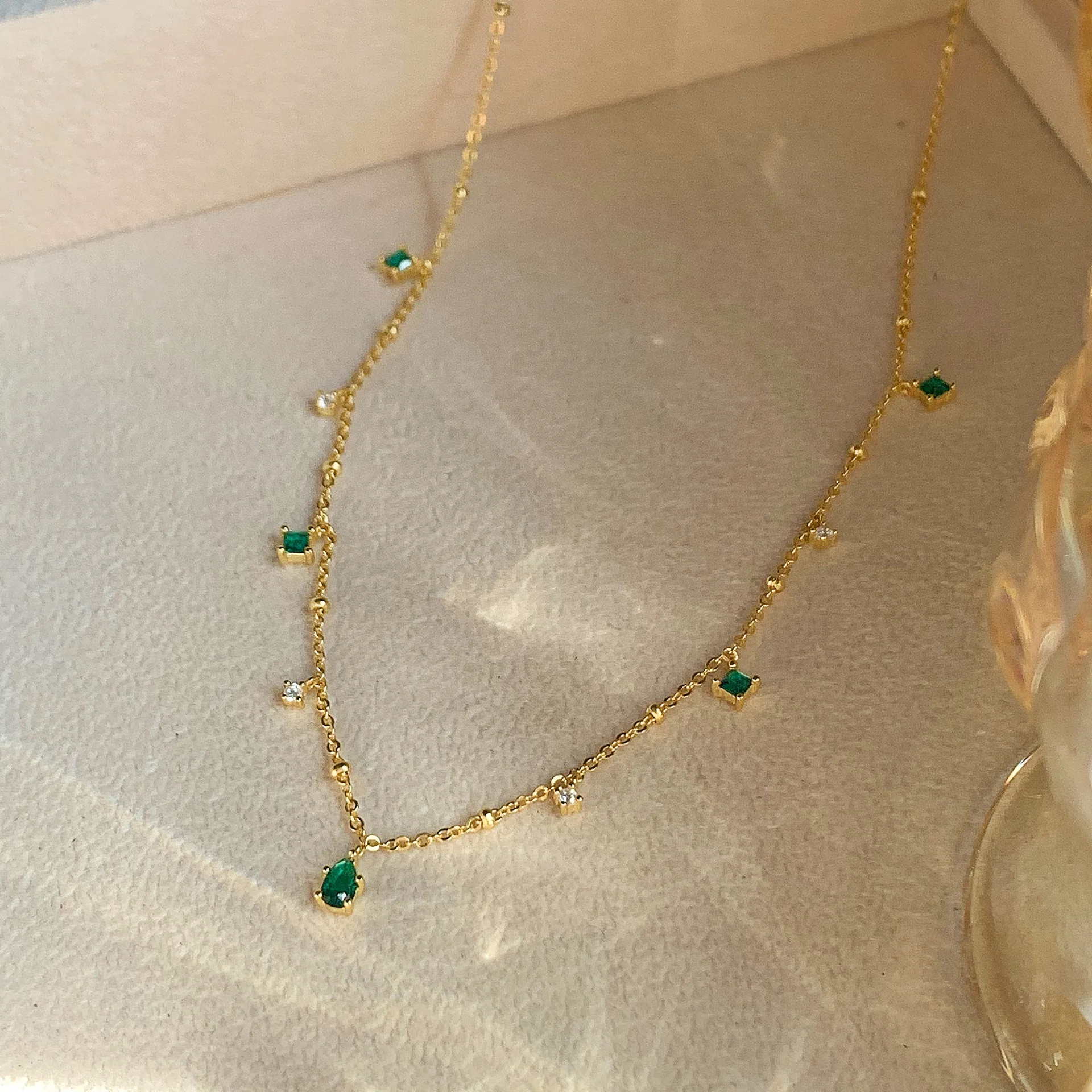

New exquisite retro emerald neck simple temperament s925 silver gold-plated clavicle chain niche design necklace women