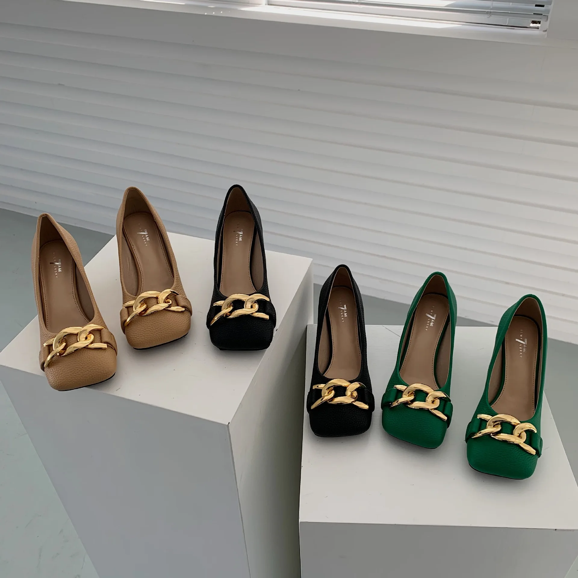 

Туфли-лодочки женские на квадратном каблуке, с открытым носком, на шнуровке