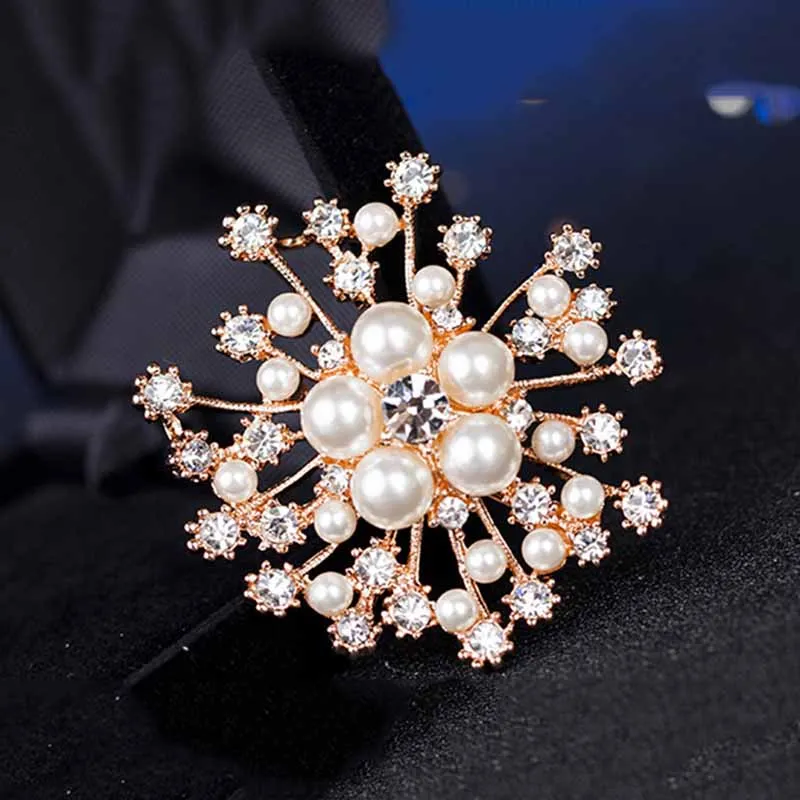

New Luxury Brooch For Women Crystal Rhinestone Snowflake Brooch Pin Accessories Girl Dress Clothes Bag Buckle Pins Brooches