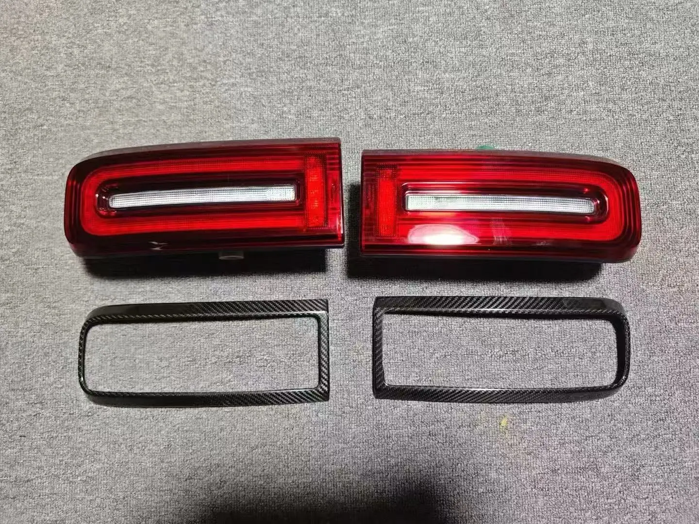 Накладки на задние фонари из карбона для Mercedes-Benz G-класса W464 W463A W465 G500 G63 G550 G450d 2019-2026 годов, боковые декоративные накладки для G-Wagon (art.: 3920d9cae55a3) - 3920d9cae55a3
