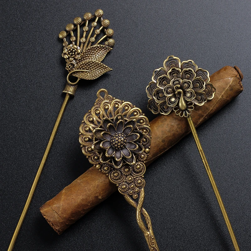 

Cigar Needle Bronze Cigar Dredge Creative Pattern Carving Cigarette Opener Pine Needle Drilling Cigar Accessories