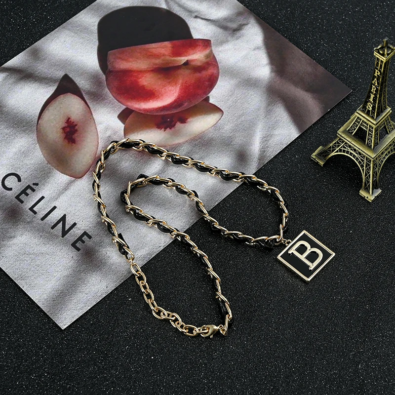 

Женское ожерелье с подвеской из нержавеющей стали