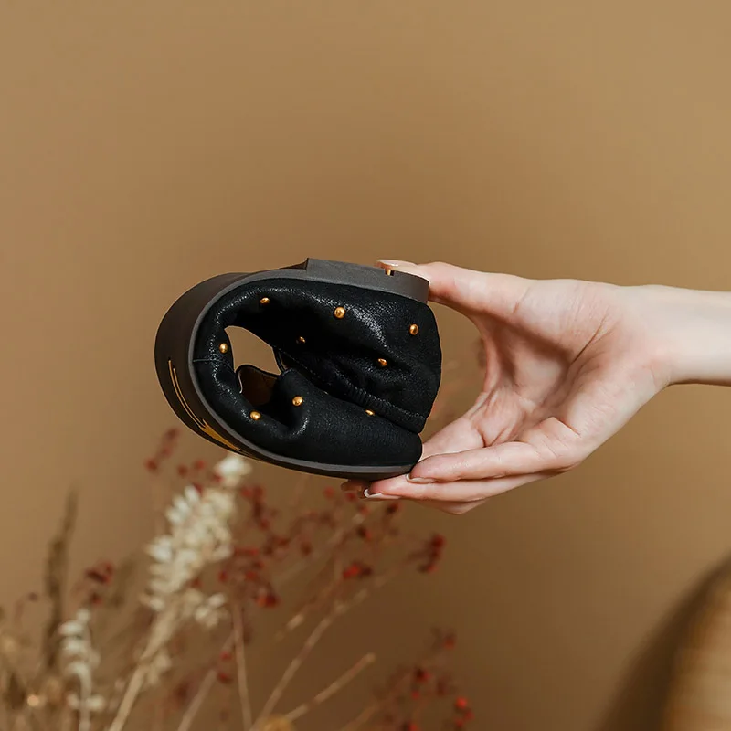 Туфли-лодочки женские из натуральной кожи с круглым носком на низком каблуке