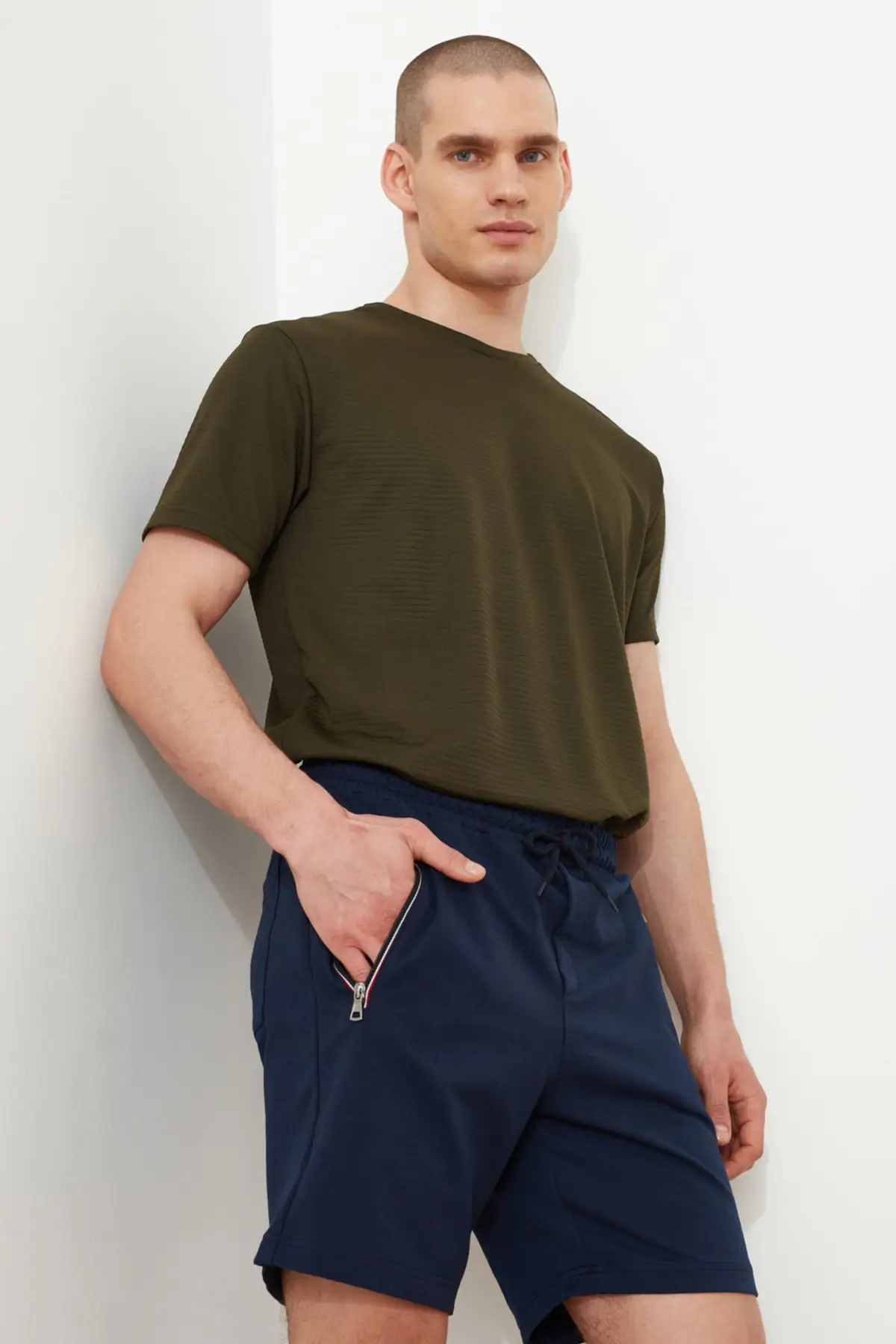 

Trendyol Men 'S Regular Fit Shorts & Bermuda TMNSS21SR0264