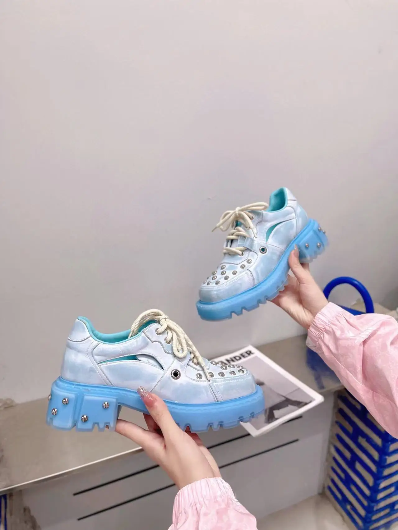 2022 New Style Flat Shoes Casual Ins Popular style All Genenue Leather  Women Sneakers Comfortable Women's shoes