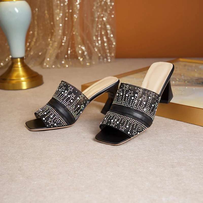 

2023 Summer New Women High Heels Luxurious Shiny Rhinestone Square Toe Designer Women Sandals Fashion Slip On Open Toe Slippers