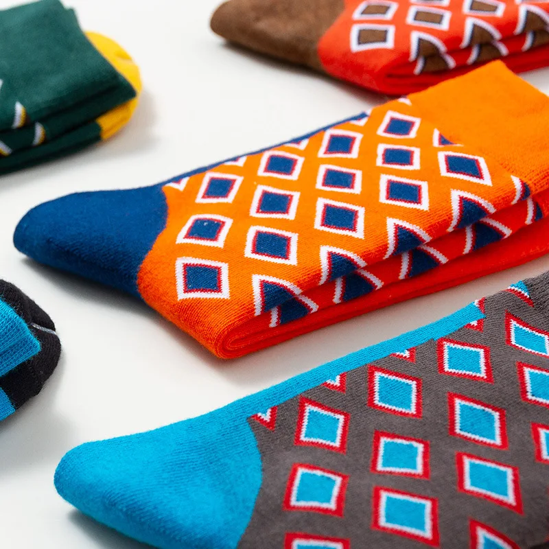 Men's latest design medium tube socks autumn socks high quality business geometric lattice color men's breathable cotton socks