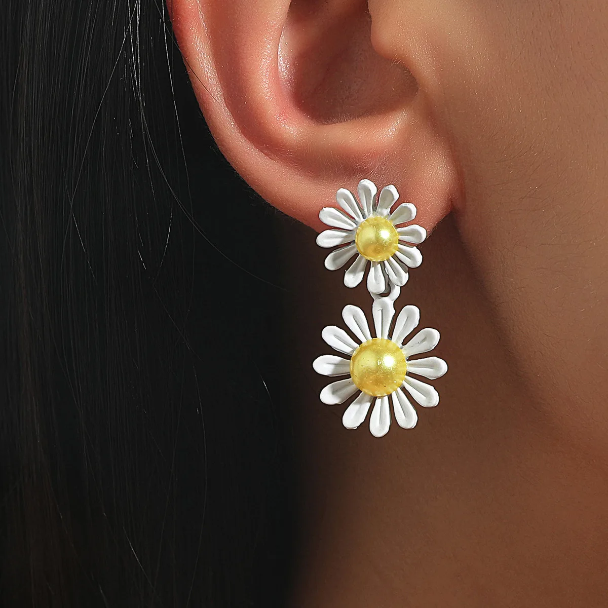 

Korean fresh little daisy earrings, new temperament, simple flowers, stud earrings, net celebrity girl, Sen alloy earrings women