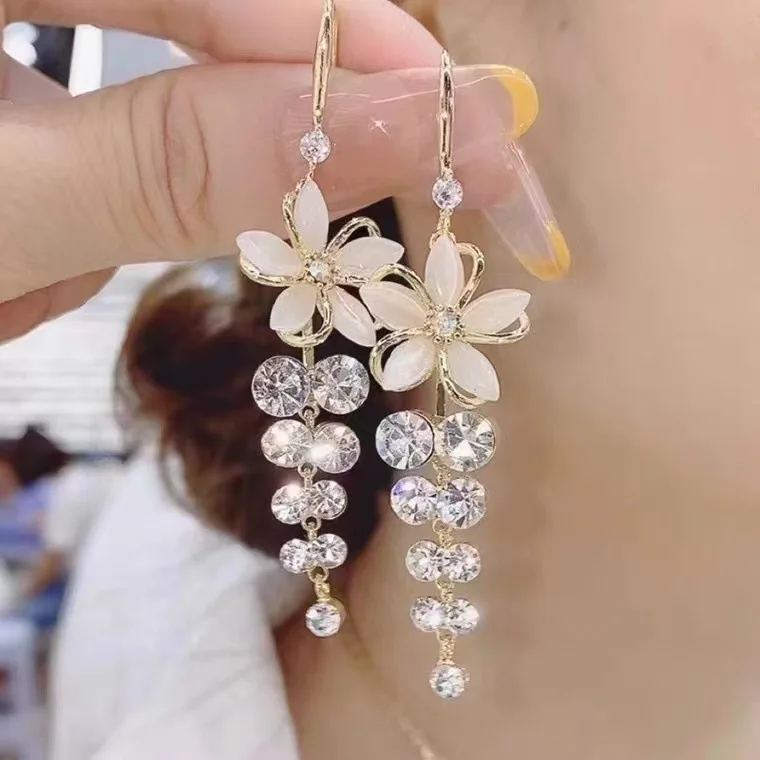

Exquisite Opal Flower Earrings For Women Rhinestone Long Tassel Zircon Earring Girls Wedding Party Temperament Jewelry 2023 New