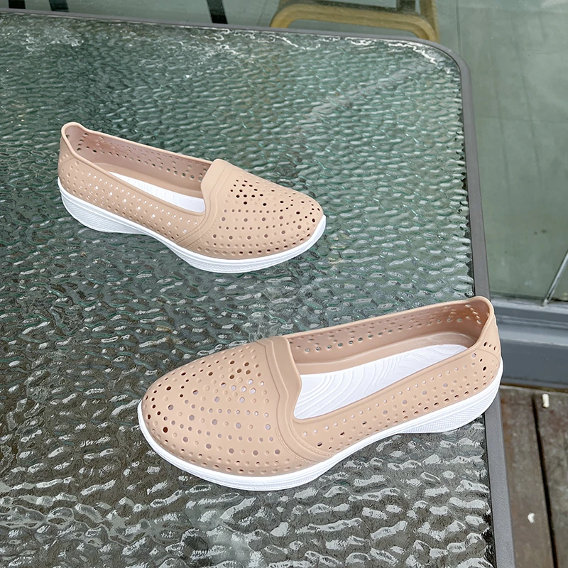 

2023 Women Casual Clogs Girl Breathable Sandals Outdoor Slippers Lady Summer Slip On Flip Flops women's sneakers free shipping
