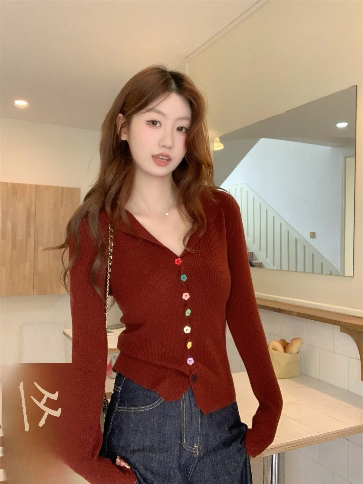 Молочный фуфу с лацканами и пуговицами вязаный кардиган деревянными ушками