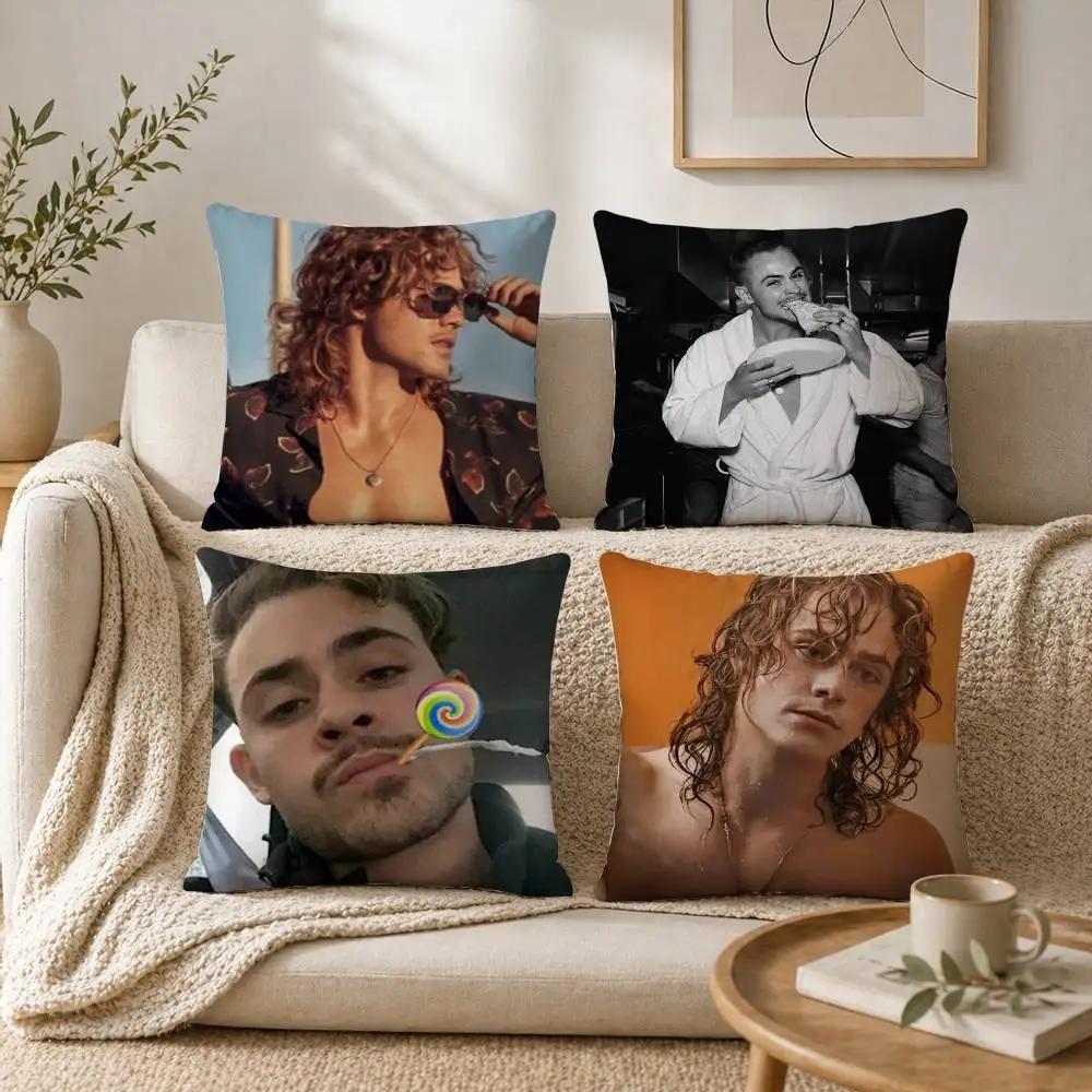 Фото Наволочка Dacre Montgomery с принтом, наволочка для дивана в гостиной, чехол для подушки №1