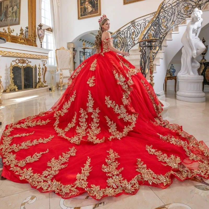 Красное бальное платье Quinceanera с открытыми плечами Золотая Аппликация Кружева