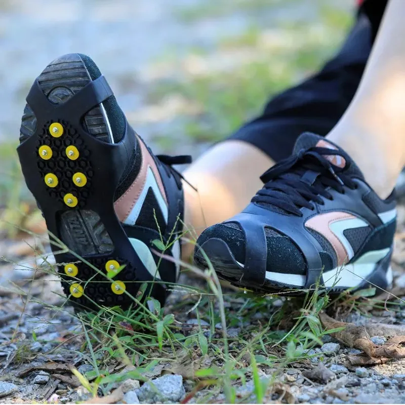 бахилы синие. Hard sock dance. бахилы на ногах. чехлы для велоботинок loffler black 21736. Over shoes.