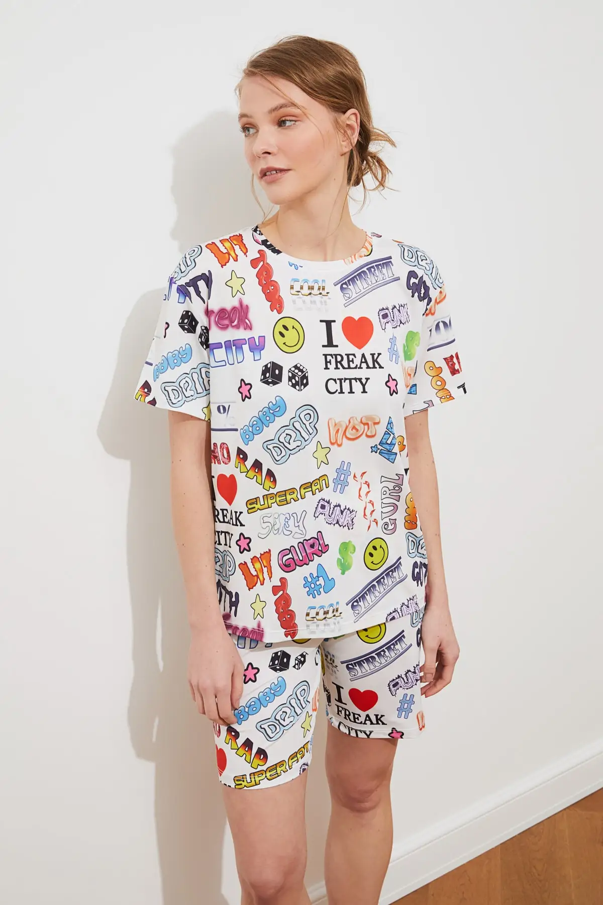 

Trendyol Printed Knitted Pajamas Set THMSS21PT0767