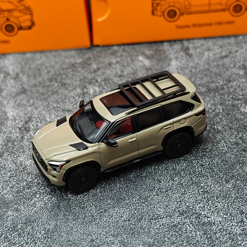 Масштаб 1:64 TOYOTA Sequoia XK80 LHD литой под давлением сплав TRD Pro игрушки модель автомобиля