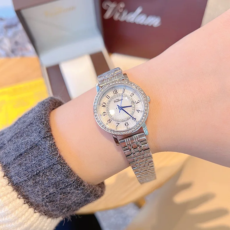 Женские часы 2022 новые модные стильные кварцевые с кристаллами водонепроницаемые