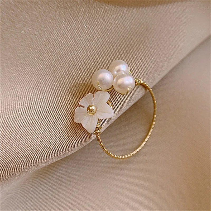 

2023 New Korean Exquisite Pearl Flower Ring For Women Fashion Simple Zircon Flowers Opening Rings Girls Temperament Jewelry Gift