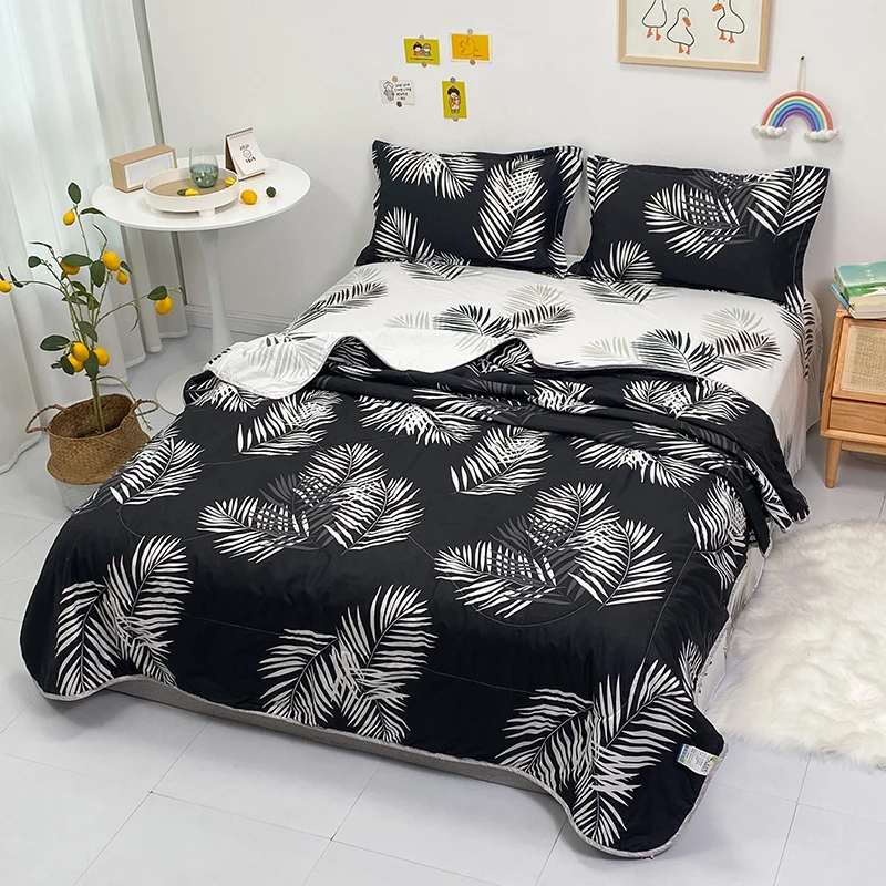 

1 pc Summer Quilt Single/Queen/King Size Bedspread for Summer Machine Washable Summer Comforter (No Pillowcase)