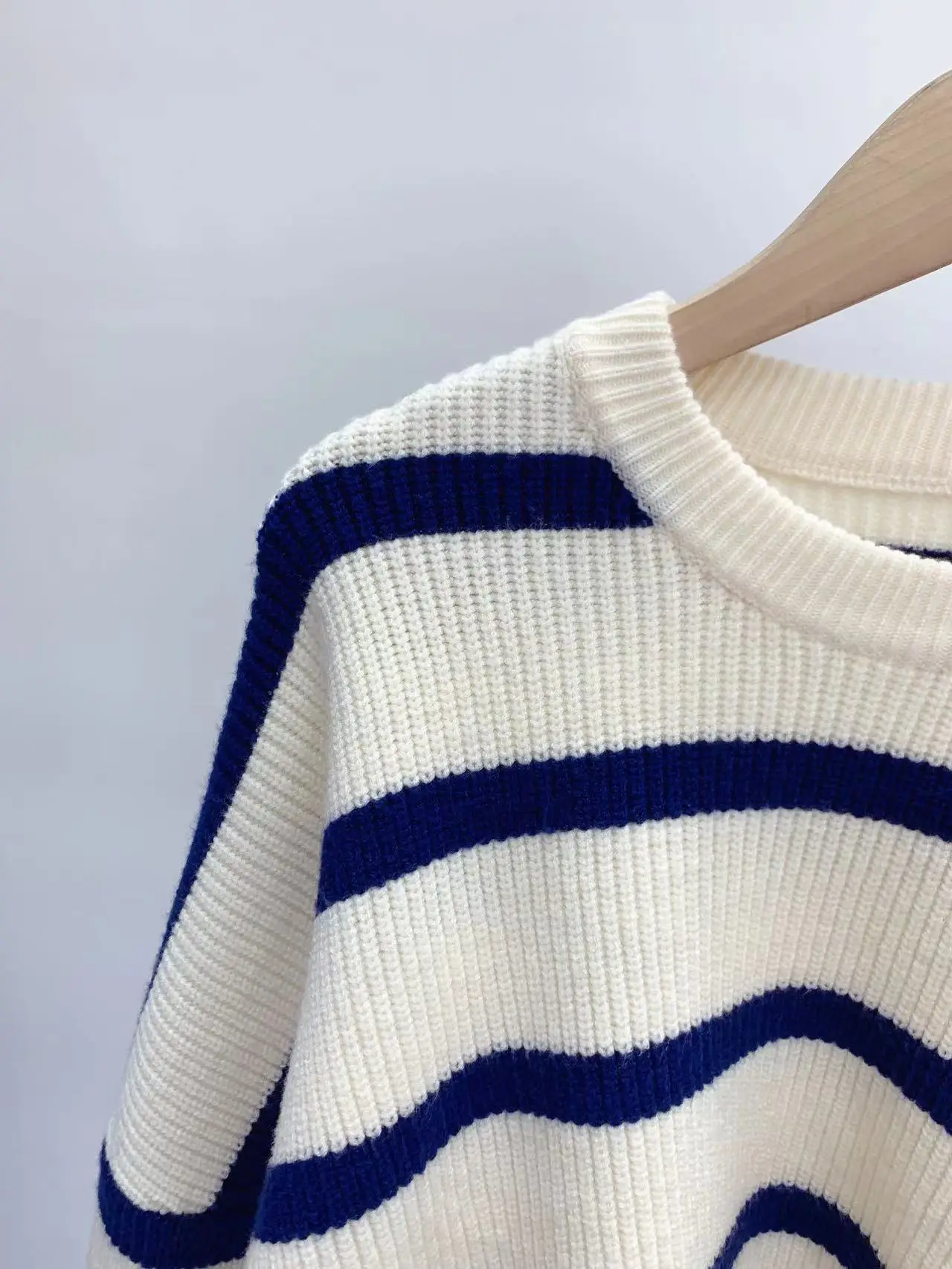 

2023 Autumn and Winter New Women Sweater Navy Style Striped Loose Pullover