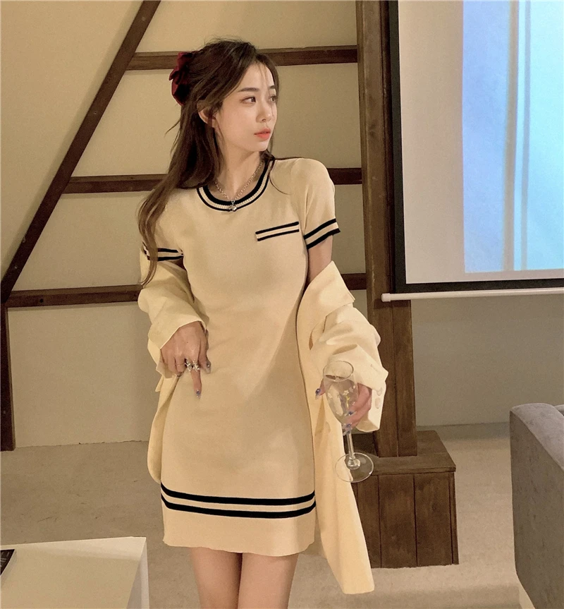 

Firm offers new film spring ~ little sweet wind reduction of age temperament cultivate one's morality color knit dress is female