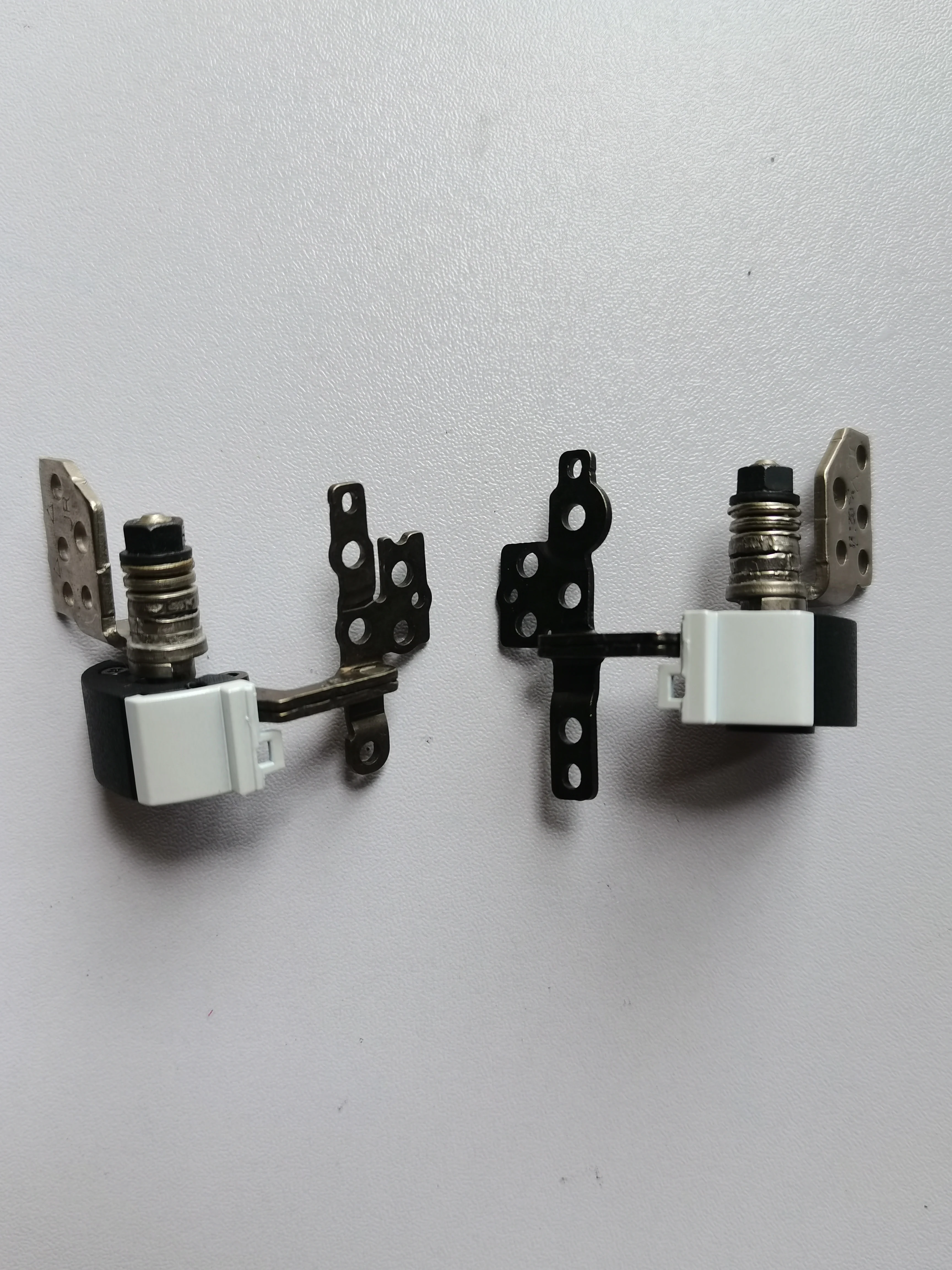 

Новый набор петель для ЖК-экрана ноутбука SONY Vaio SVF153A1ST SVF153A2TT SVF152A25T SVF152A26T SVF152A27T