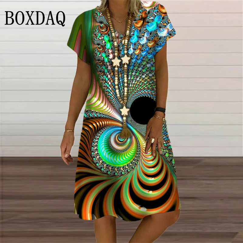 Женское платье с V-образным вырезом и коротким рукавом