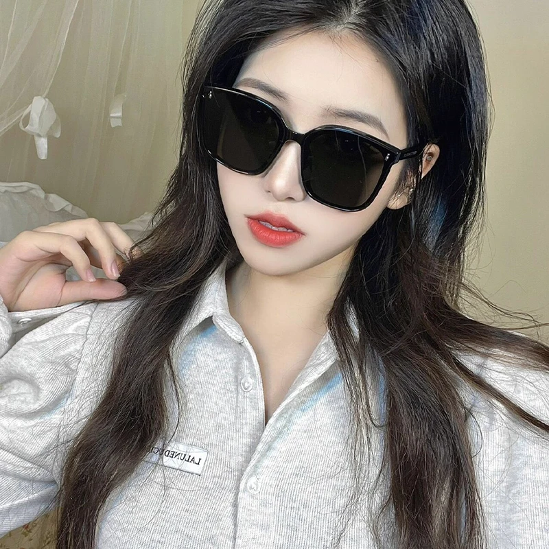 

Yuumi Frida Sunglasses For Women Mens Black Eyewear Cat eye MGlasses Spy Fashion Oversized Luxury Designer Brand Jennie