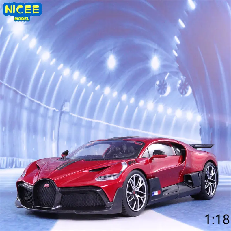 

Bburago 1:18 Bugatti Divo Supercar High Simulation Diecast Car Metal Alloy Model Car Children's toys collection gifts B262