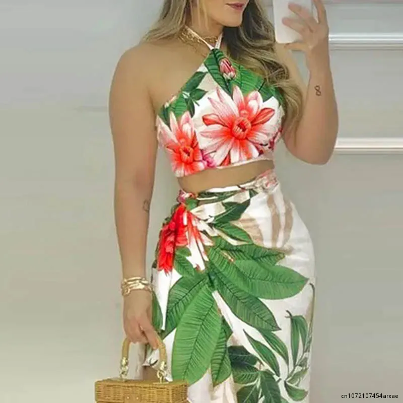 

Женский комплект из двух предметов с юбкой и принтом