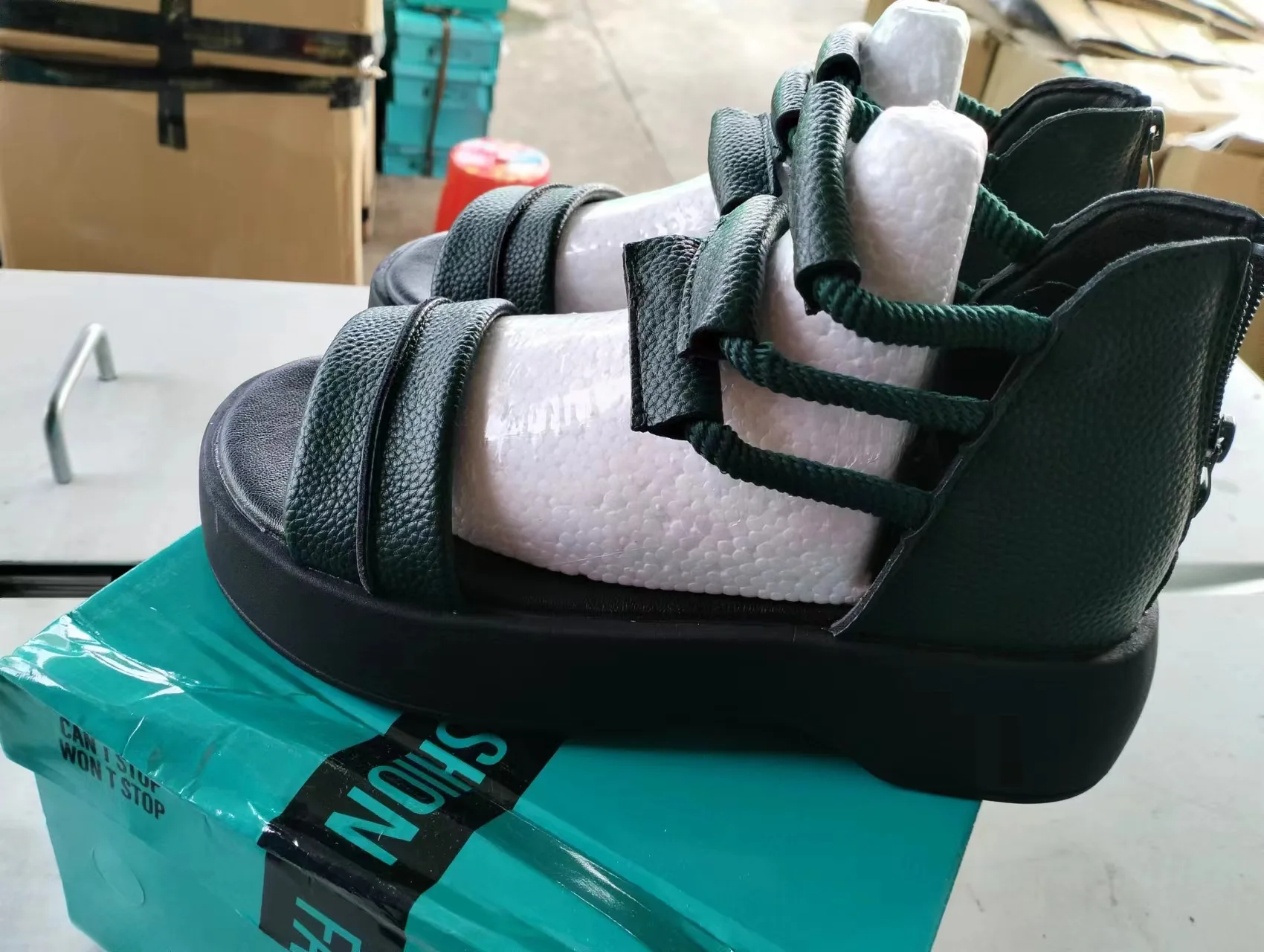 Женские коричневые сандалии Новинка лета 2024 женские кожаные крутые ботильоны